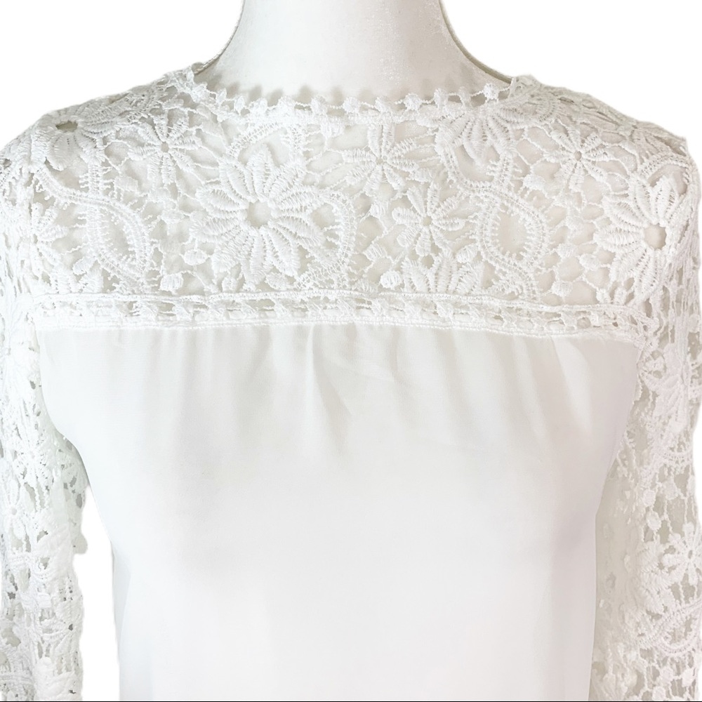 🎀White Sheer / Crochet Floral Dressy Top - Picture 4 of 8